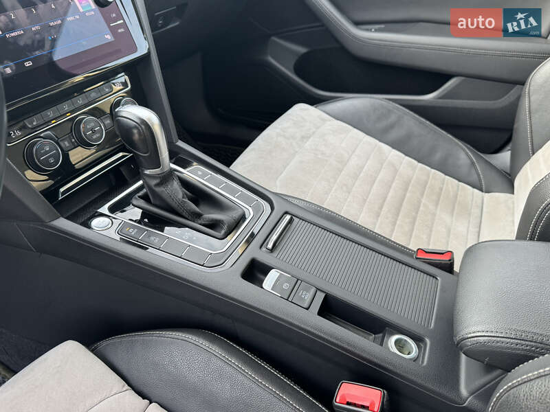 Универсал Volkswagen Passat 2018 в Софиевской Борщаговке фото 24 Универсал Volkswagen Passat 2018 в Софиевской Борщаговке