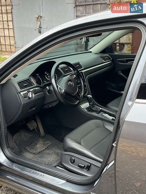 Седан Volkswagen Passat 2015 в Кривому Розі