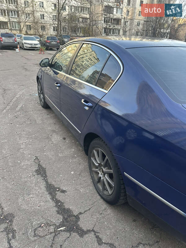 Седан Volkswagen Passat 2005 в Киеве