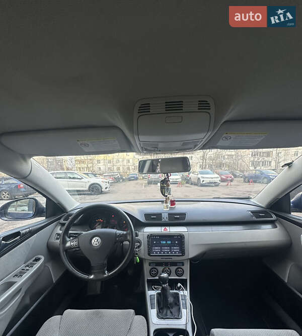 Седан Volkswagen Passat 2005 в Киеве