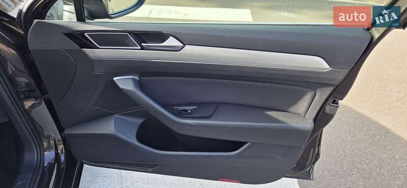 Седан Volkswagen Passat 2016 в Одессе