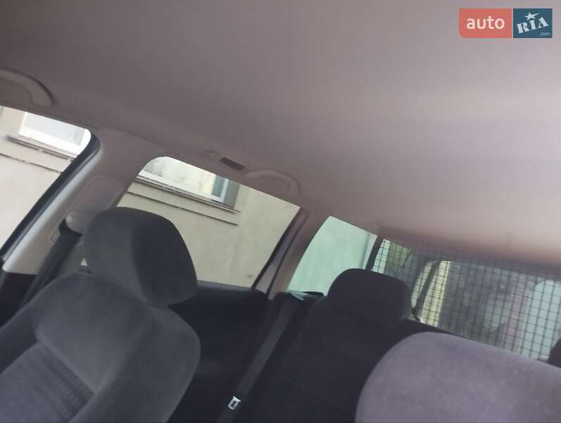 Універсал Volkswagen Passat 2002 в Тульчині