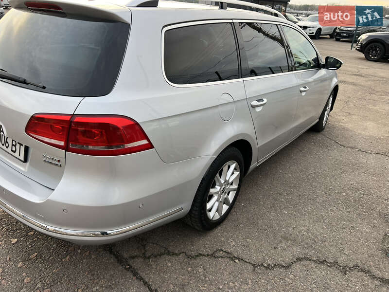 Универсал Volkswagen Passat 2011 в Киеве