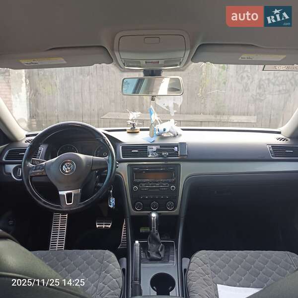 Седан Volkswagen Passat 2013 в Каменец-Подольском