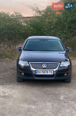 Седан Volkswagen Passat 2006 в Измаиле