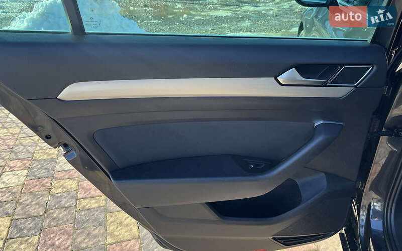 Универсал Volkswagen Passat 2019 в Стрые