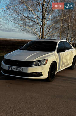 Седан Volkswagen Passat 2018 в Днепре