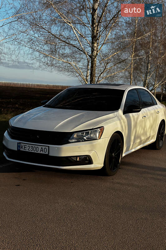 Седан Volkswagen Passat 2018 в Днепре