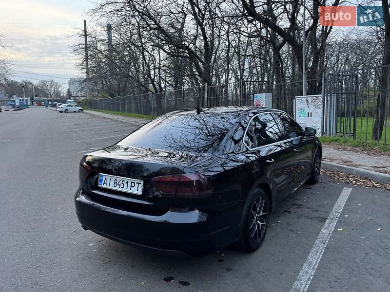 Седан Volkswagen Passat 2013 в Одессе