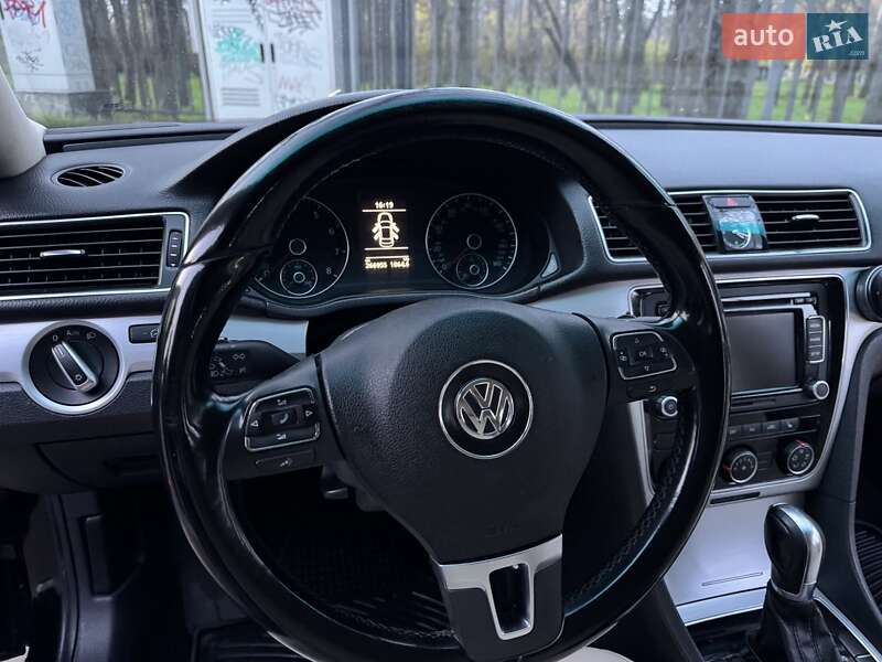Седан Volkswagen Passat 2013 в Одессе