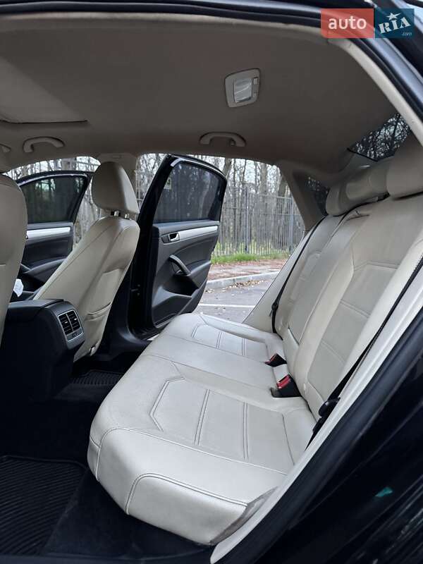 Седан Volkswagen Passat 2013 в Одессе
