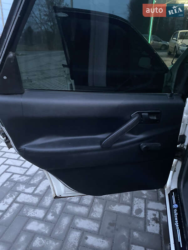 Седан Volkswagen Passat 1991 в Шепетівці