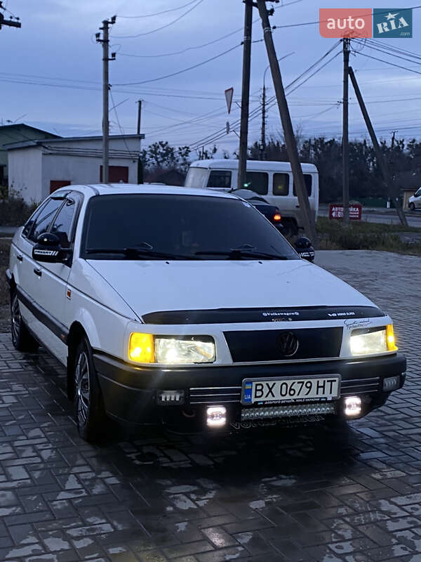 Седан Volkswagen Passat 1991 в Шепетівці