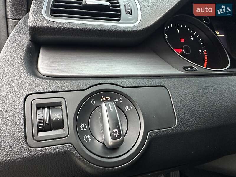 Универсал Volkswagen Passat 2014 в Хмельницком