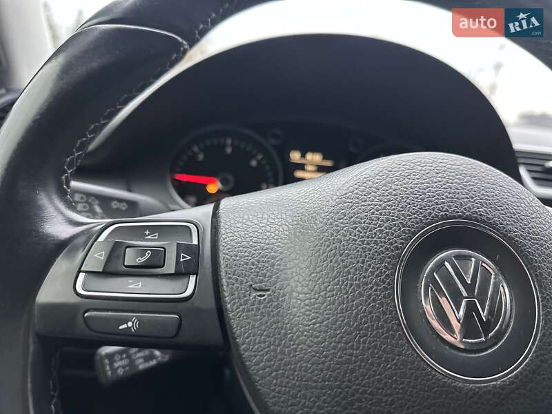 Универсал Volkswagen Passat 2014 в Хмельницком