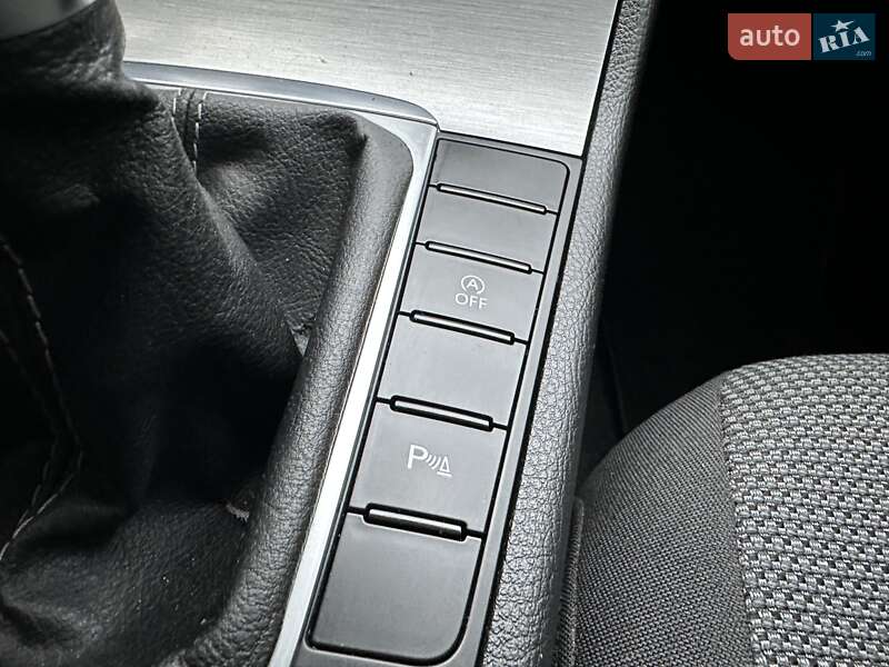 Универсал Volkswagen Passat 2014 в Хмельницком