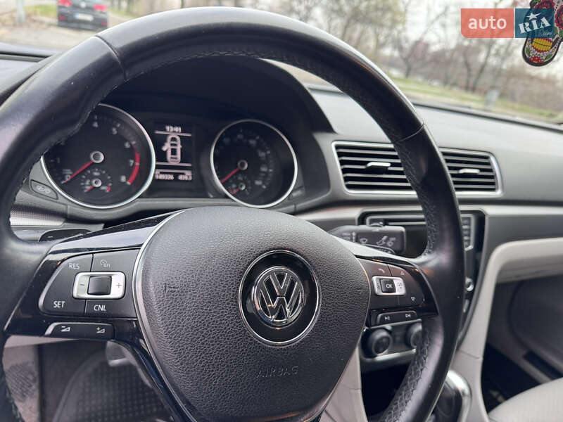 Седан Volkswagen Passat 2016 в Киеве фото 9 Седан Volkswagen Passat 2016 в Киеве