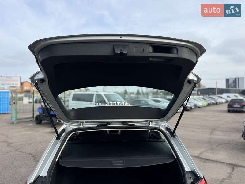 Универсал Volkswagen Passat 2018 в Киеве