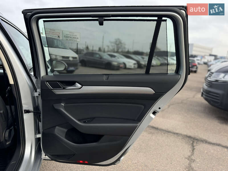 Универсал Volkswagen Passat 2018 в Киеве