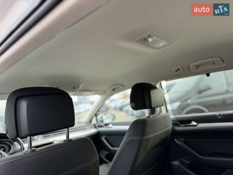 Универсал Volkswagen Passat 2018 в Киеве