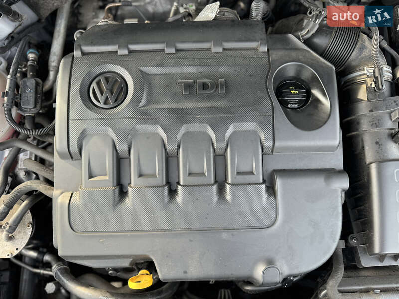 Универсал Volkswagen Passat 2018 в Киеве