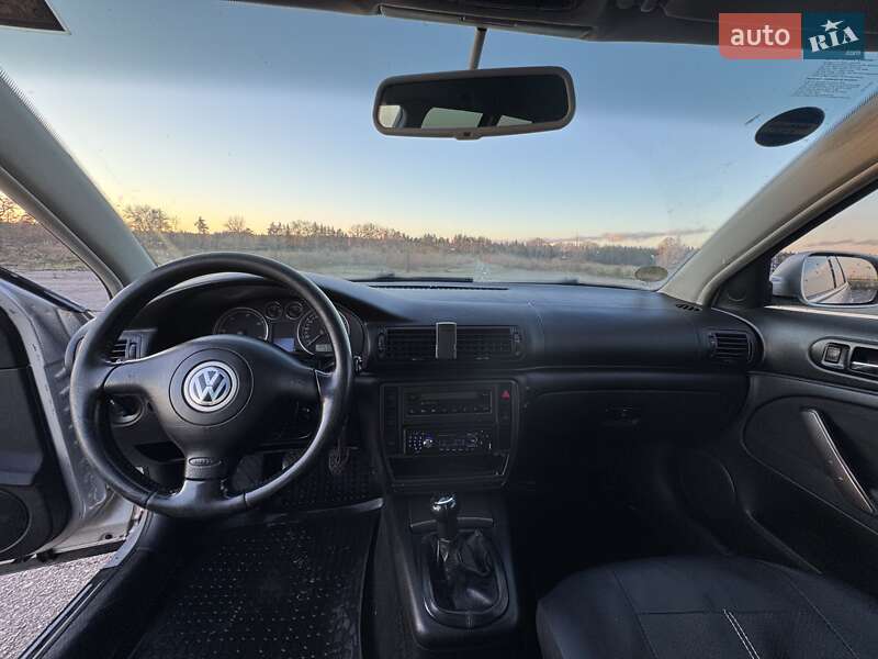 Универсал Volkswagen Passat 2002 в Котельве