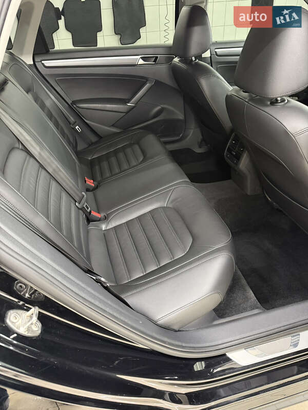 Седан Volkswagen Passat 2016 в Киеве