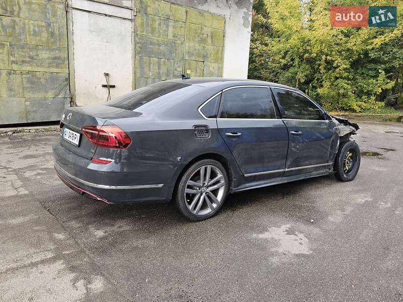 Седан Volkswagen Passat 2016 в Киеве