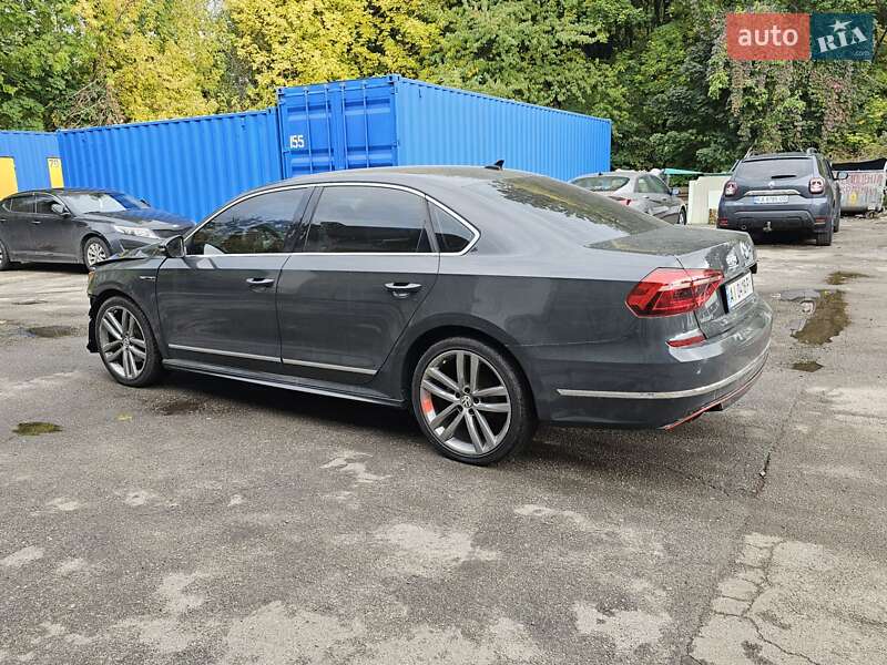 Седан Volkswagen Passat 2016 в Киеве