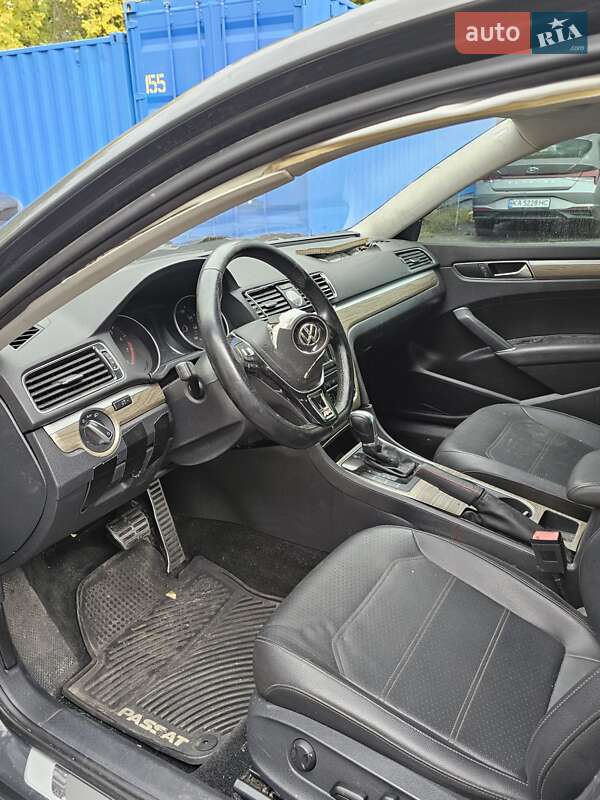 Седан Volkswagen Passat 2016 в Киеве