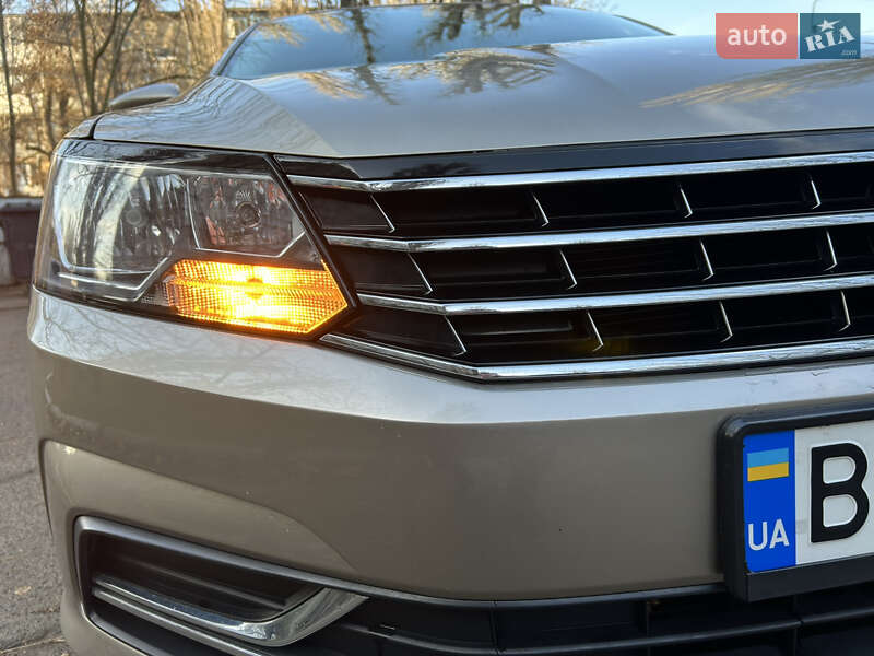 Седан Volkswagen Passat 2015 в Николаеве