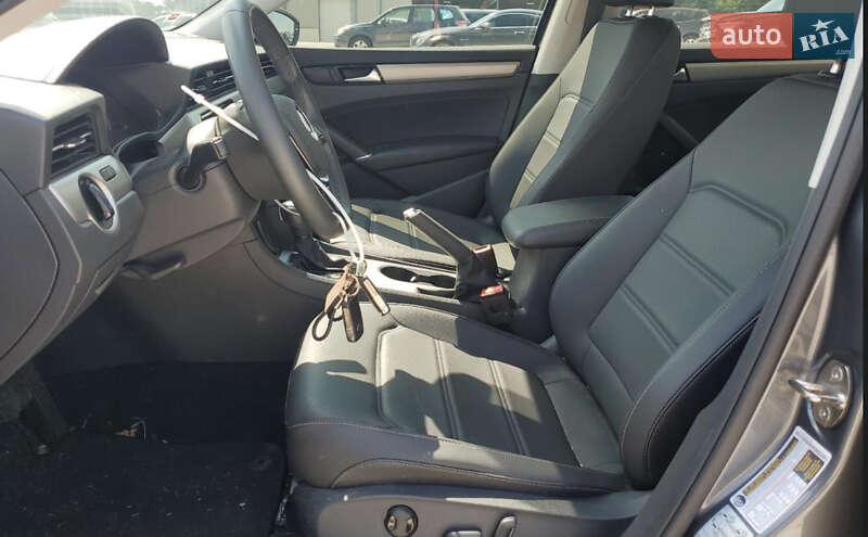 Седан Volkswagen Passat 2021 в Киеве