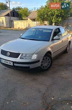 Седан Volkswagen Passat 1997 в Павлограді