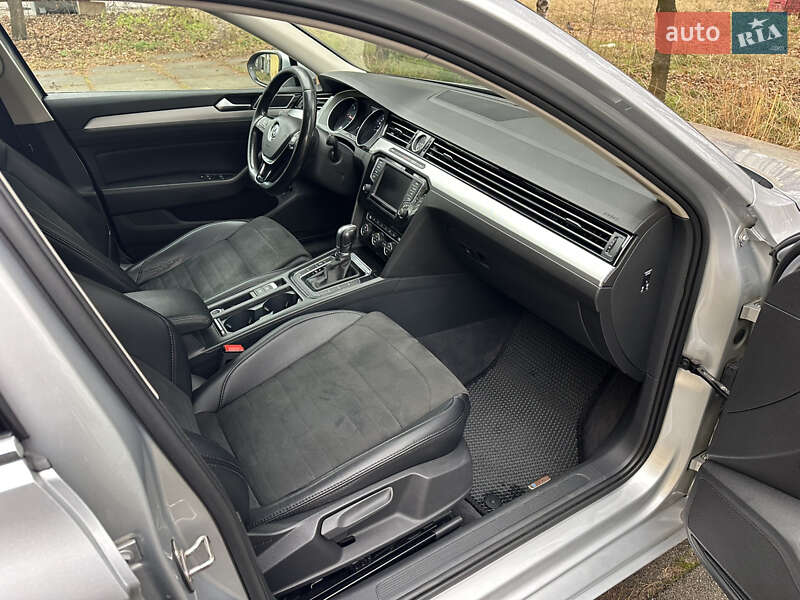 Универсал Volkswagen Passat 2015 в Киеве