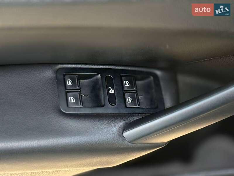 Седан Volkswagen Passat 2014 в Николаеве