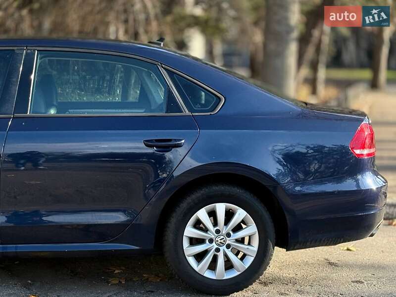 Седан Volkswagen Passat 2014 в Николаеве