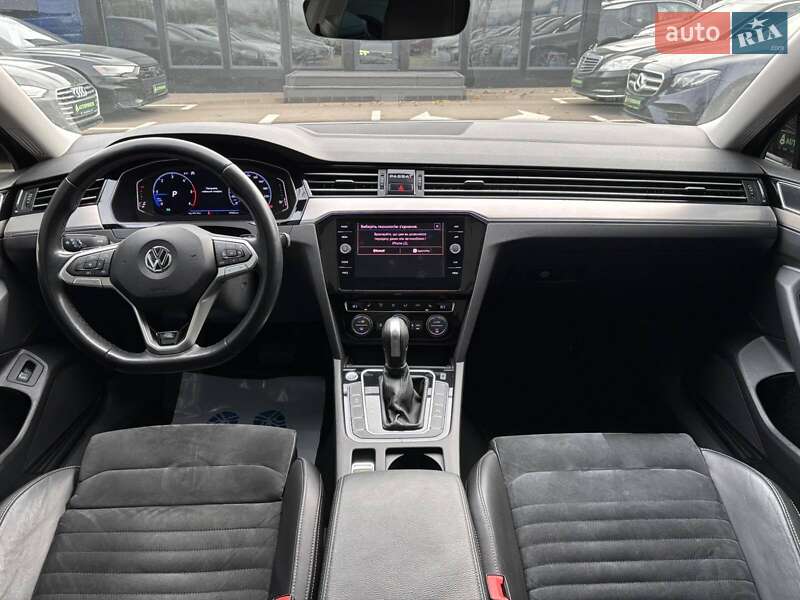 Универсал Volkswagen Passat 2020 в Киеве
