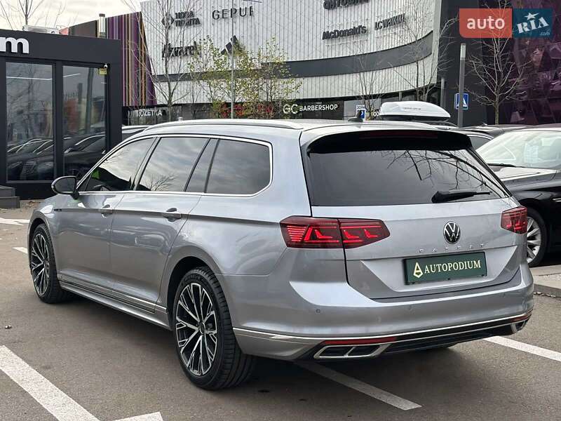 Универсал Volkswagen Passat 2020 в Киеве