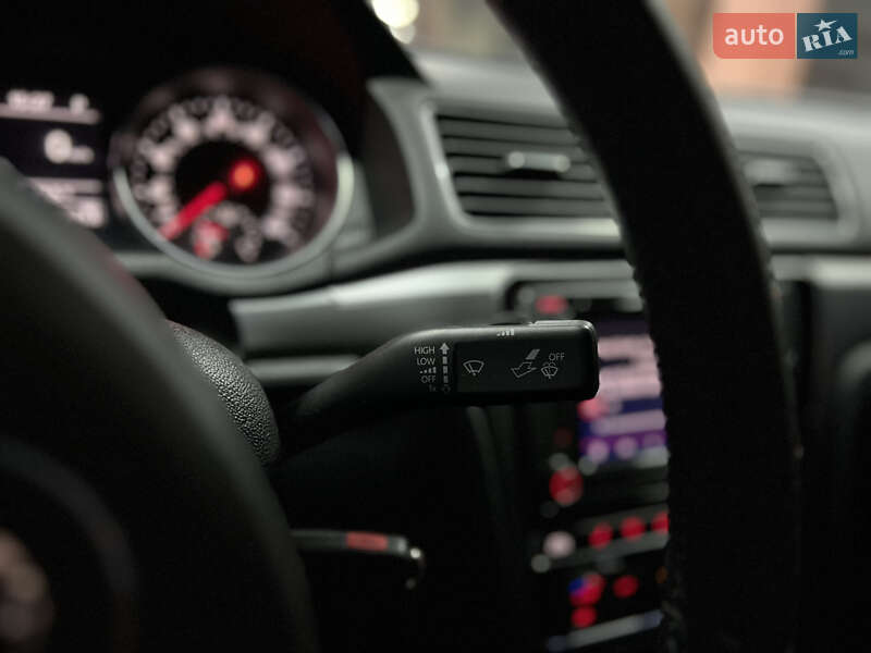 Седан Volkswagen Passat 2018 в Киеве