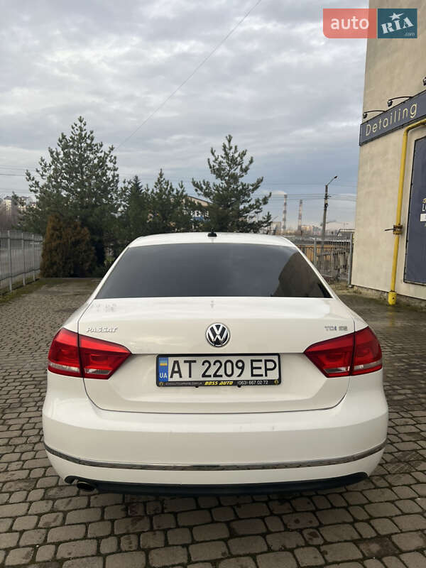 Седан Volkswagen Passat 2014 в Ивано-Франковске