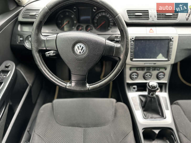 Седан Volkswagen Passat 2006 в Мукачево