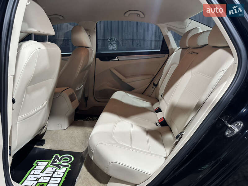 Седан Volkswagen Passat 2015 в Одессе
