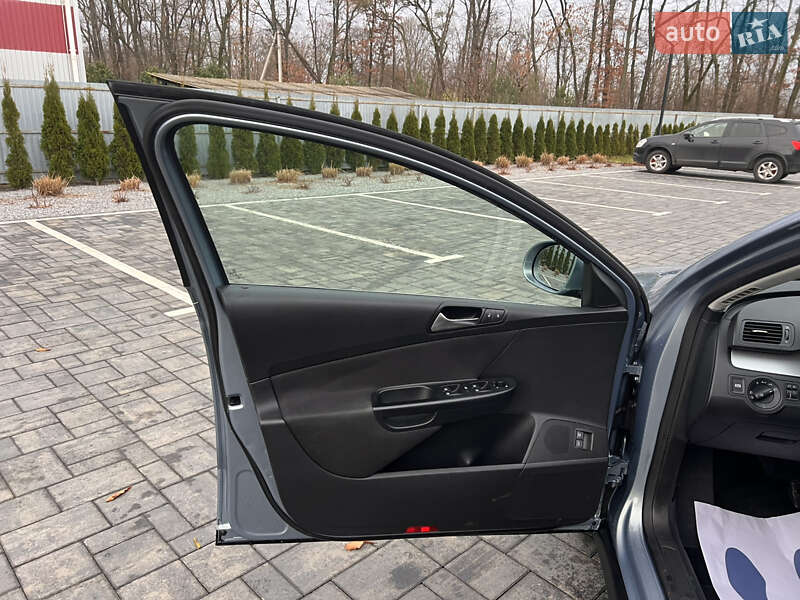 Универсал Volkswagen Passat 2010 в Луцке