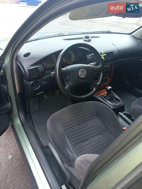 Седан Volkswagen Passat 2003 в Хмельницком