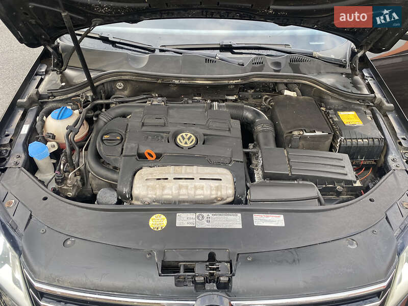 Седан Volkswagen Passat 2011 в Звягеле