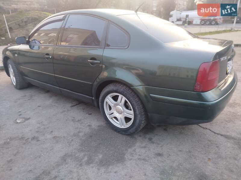 Седан Volkswagen Passat 1998 в Каменец-Подольском