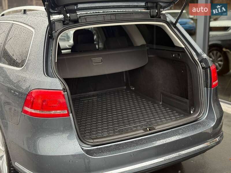 Универсал Volkswagen Passat 2012 в Ровно