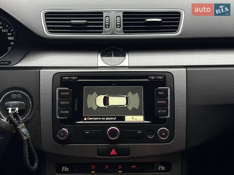 Универсал Volkswagen Passat 2012 в Ровно