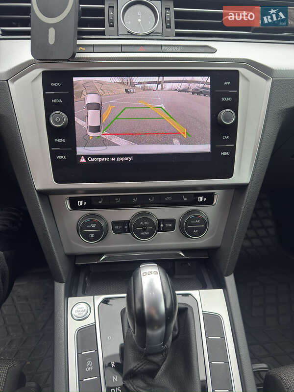 Седан Volkswagen Passat 2019 в Киеве