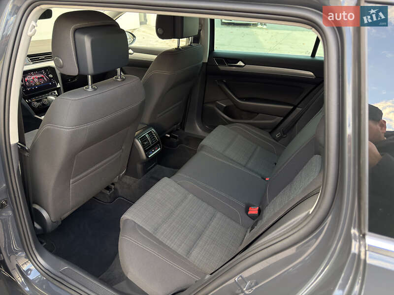 Универсал Volkswagen Passat 2020 в Луцке